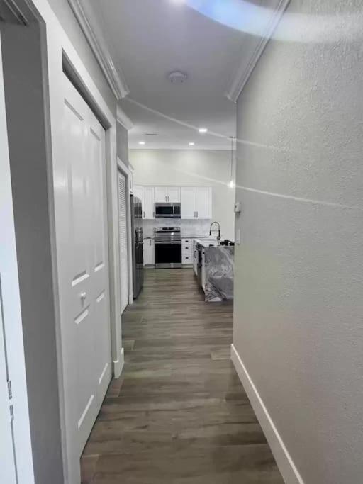 Alluring Luxury Oasis, Modern Comfort & Relaxation Wellington Exterior foto