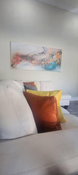 Alluring Luxury Oasis, Modern Comfort & Relaxation Wellington Exterior foto